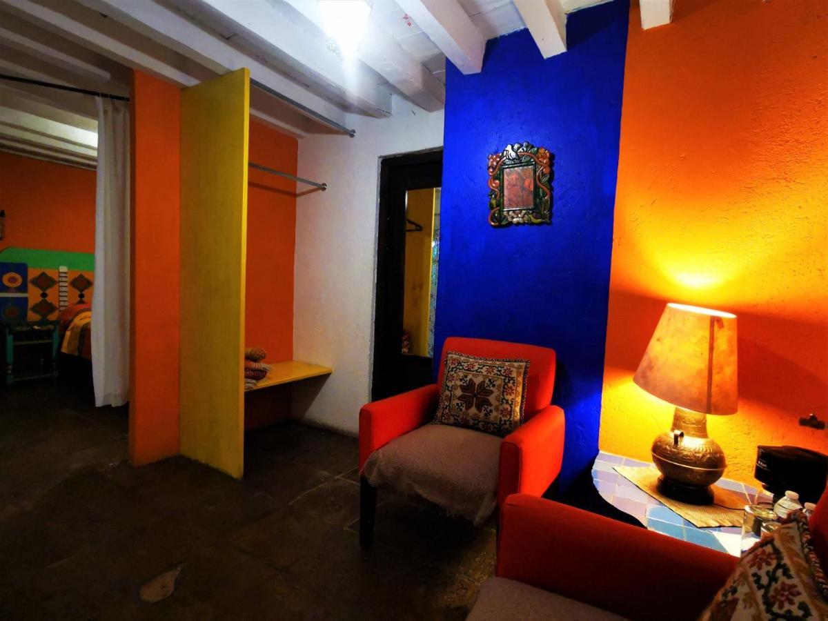 Casa De Los Espiritus Alegres By Rotamundos Guanajuato Room photo