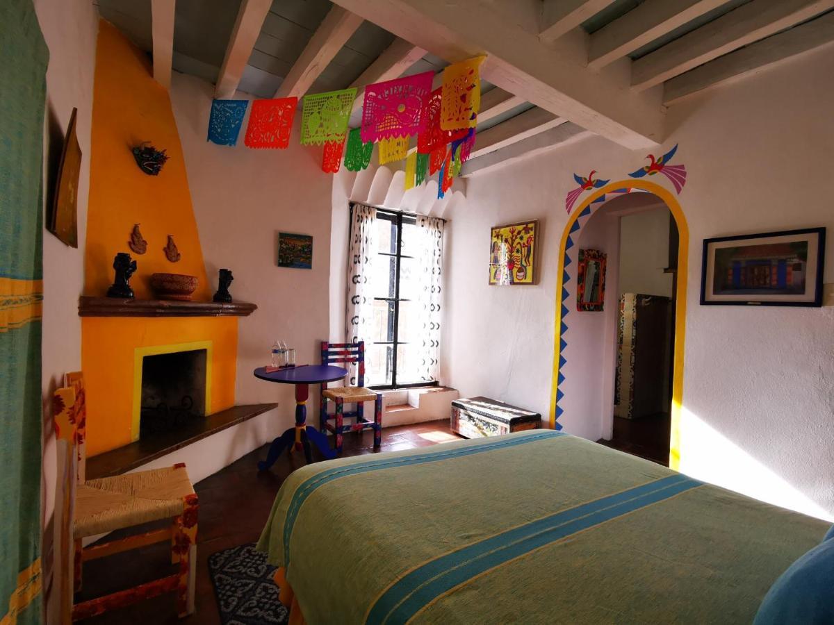 Casa De Los Espiritus Alegres By Rotamundos Guanajuato Room photo